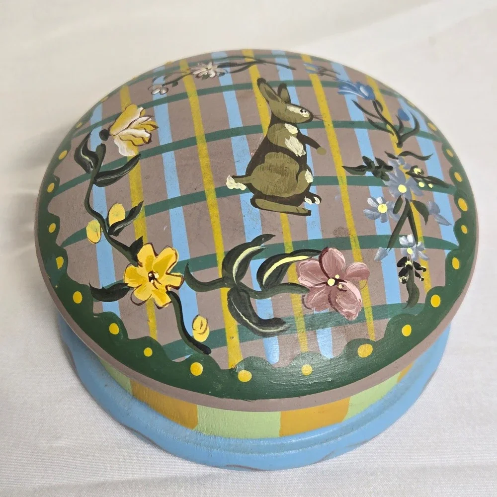 The Home Collection Hand-Painted‎ Trinket Box Bunny Rabbit Flowers 1997 Vintage